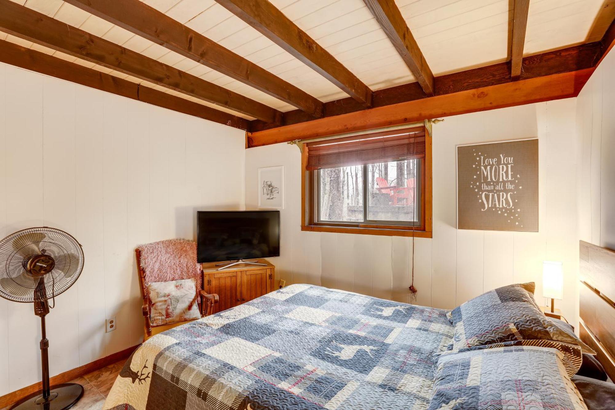 A-Frame Cabin With Hot Tub 1 Mi To Beech Mountain! Exterior photo