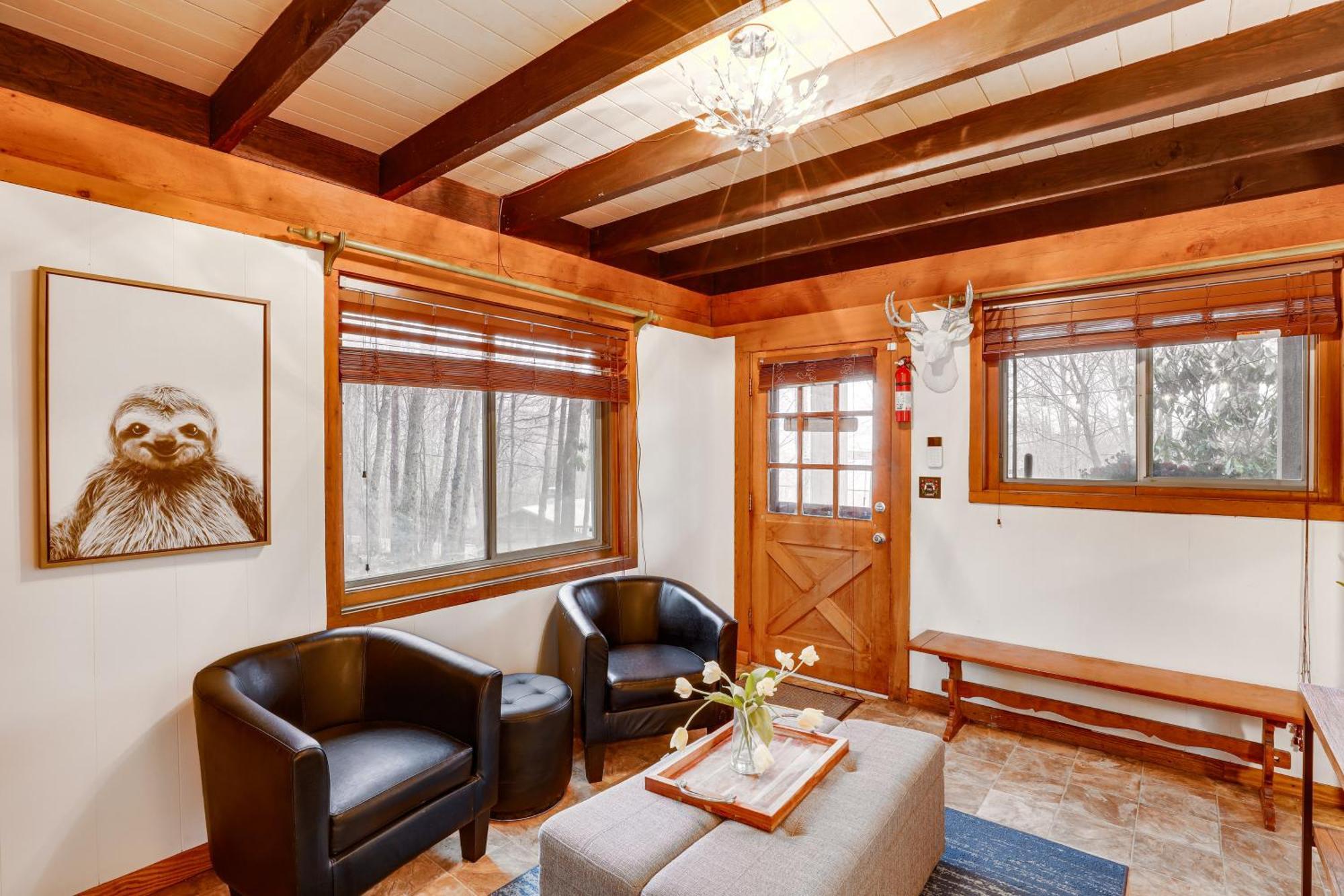 A-Frame Cabin With Hot Tub 1 Mi To Beech Mountain! Exterior photo